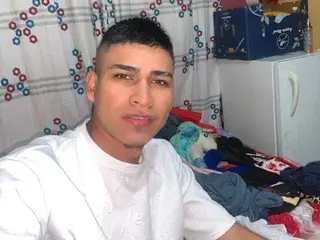 Live Sex Cam with MaicolHurtado22 - Streamate