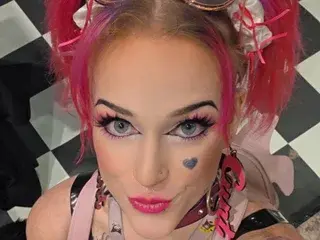 Nude Webcam with HarleyLockhart - Streamate
