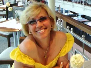 Free Porn Cam with BlondPrettyLady - Streamate