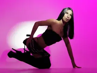 Sex Cam with IssabellaIzzy - Streamate