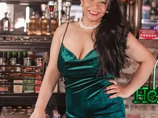 Sex Chat with AdelinneMoretti - Streamate