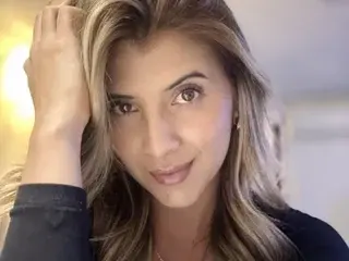 Live Porn with ValentinaCastillo - Streamate