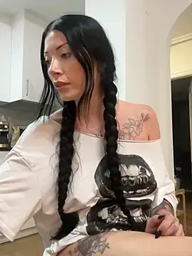 Watch Live Sex Cams with Karmenlovex - Stripchat