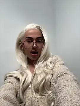 Live Porn with miss_tatiana_ - Stripchat