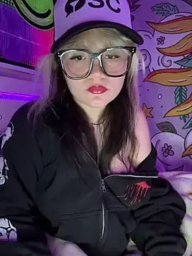 Live Sex Cam with Cutiepiespanks - Stripchat