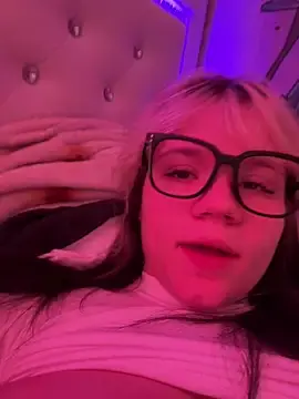 Free Porn Cam with Cutiepiespanks - Stripchat