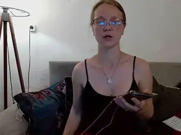 Live Sex Cam with little-leni - Stripchat