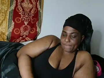 Adult Video Chat with CurvySashia - Stripchat