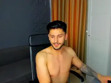 Watch Live Sex Cams with TroyWadee - Stripchat
