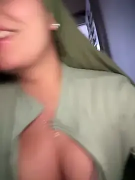 Watch Live Sex Cams with lalilamassu1 - Stripchat