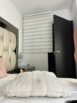 Nude Webcam with ALISSON_FOXXX1 - Stripchat