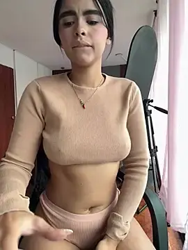 Live Porn with kitty_rousse01 - Stripchat