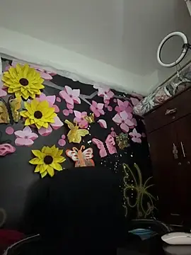 Free Porn Cam with DirtyKhloy - Stripchat