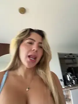 Live Porn with camila_vanucci- - Stripchat