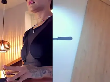 Watch Live Sex Cams with Emilly_Beaumont - Stripchat