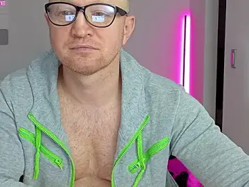 Live Porn with kevintyler69 - Stripchat