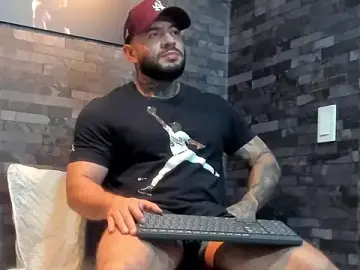 Adult Webcam with BruceDallas - Stripchat