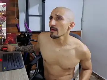 Nude Webcam with Marck_Muscle - Stripchat