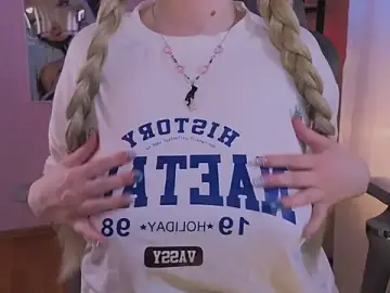 Adult Video Chat with ELLIEJAY - Stripchat