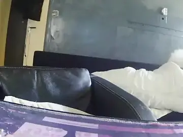 Free Porn Cam with Bebemickey75 - Stripchat