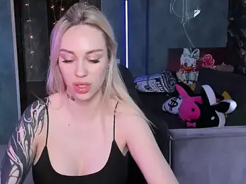 Best Webcam with Blckmirrorr - Stripchat