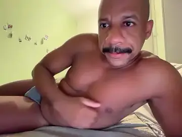 Sex Chat with VHugoE - Stripchat