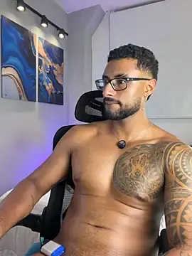 Watch Live Sex Cams with LiamGarcia1 - Stripchat