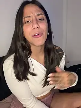 Watch Live Sex Cams with NicolleCooper - Stripchat