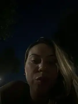 Watch Live Sex Cams with lariic - Stripchat