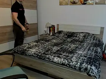 Live Porn with RobbyShawz - Stripchat