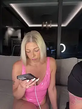 Live Sex Cam with SexOnMyLvL - Stripchat