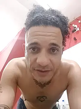 Free Porn Cam with Vanzinho83 - Stripchat