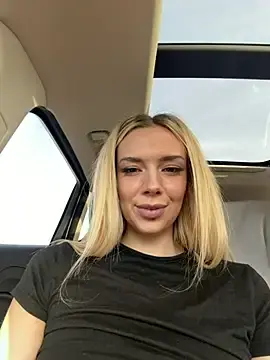 Adult Webcams with HopeHeaven - Stripchat