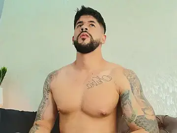 Live Porn with Petesevans - Stripchat