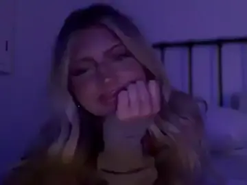 Watch Live Sex Cams with Summerclarke - Stripchat