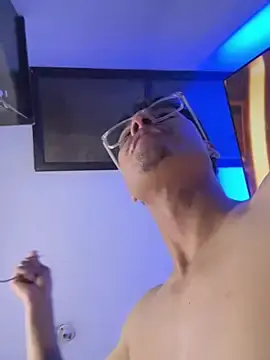 Watch Live Sex Cams with TavoHot_ - Stripchat
