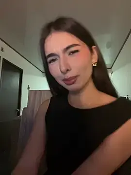 Live Sex Cam with Coralinee_01 - Stripchat