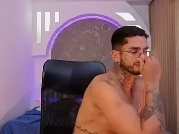 Watch Live Sex Cams with Alanrodgers - Stripchat