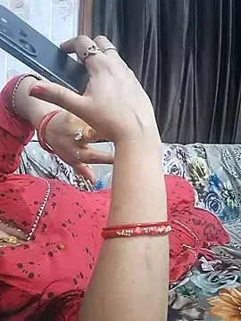 Nude Webcam with desiriya14 - Stripchat