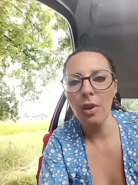 Watch Live Sex Cams with Jade_Emeraud - Stripchat