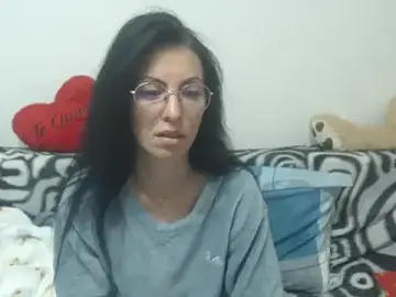 Sex Cam with Emmatoo - Stripchat