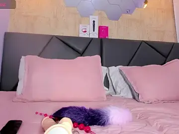 Live Sex with valentina-diiaz - Stripchat