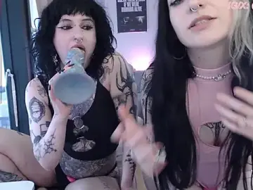 Live Sex Cam with kittlunixx - Stripchat