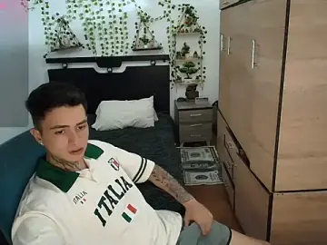 Private Sex Chat with santii_ss - Stripchat