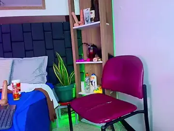 Live Sex Cam with EllenaBoobs_ - Stripchat