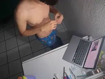 Free Porn Cam with Alesexito - Stripchat