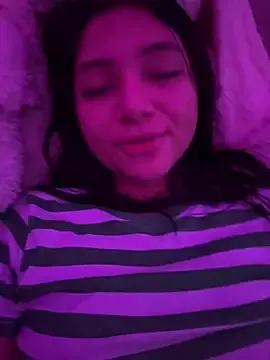 Live Sex Cam with Chinicr18 - Stripchat