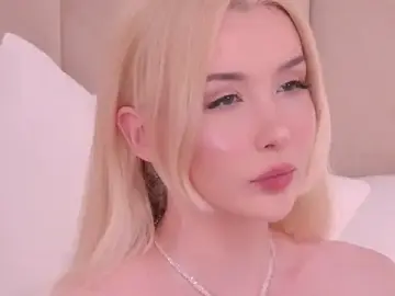 Best Webcam with Nesolla - Stripchat