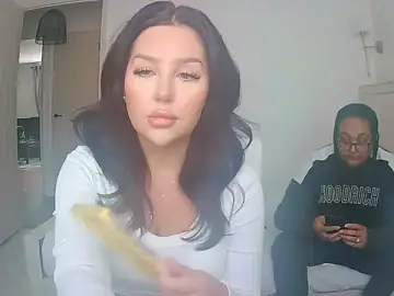 Best live sex cam show with vanilla_chocolate23 - Stripchat