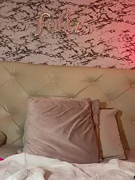 Live Sex Cam with Lili__taylor - Stripchat